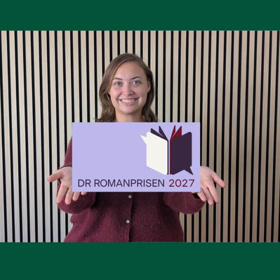 Regitze med DR Romanprisen-logo 2027