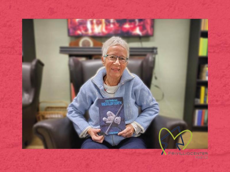 Lise Andersen med bogen "Vægtløfterne" 