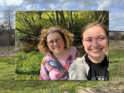 Charlotte og Regitze ved Mastrup Å 