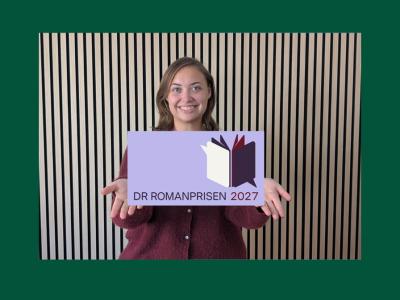 Regitze med DR Romanprisen-logo 2027
