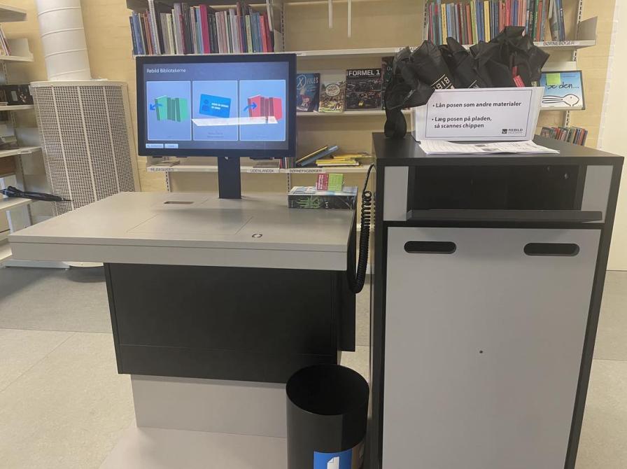 Selvbetjeningsautomaten på Skørping Bibliotek