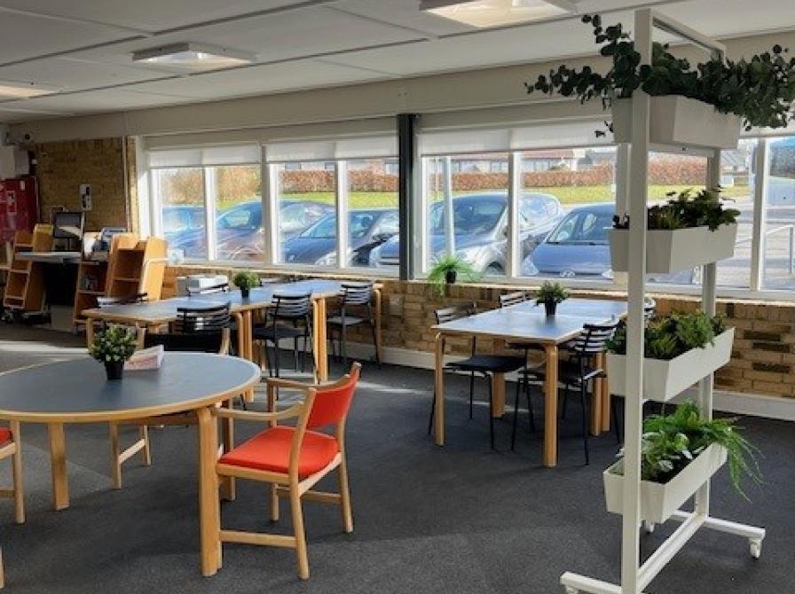 Terndrup Bibliotek - borde-stole-område